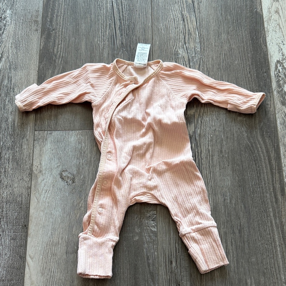 Bonds Soft Pink‎ Ribbed Footie
